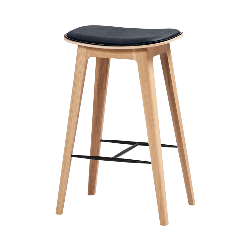 Nordic Bar Stool - Oak with stitches