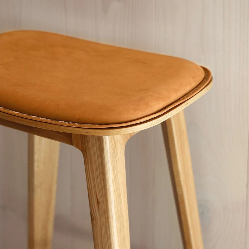 Nordic Bar Stool - Oak with stitches