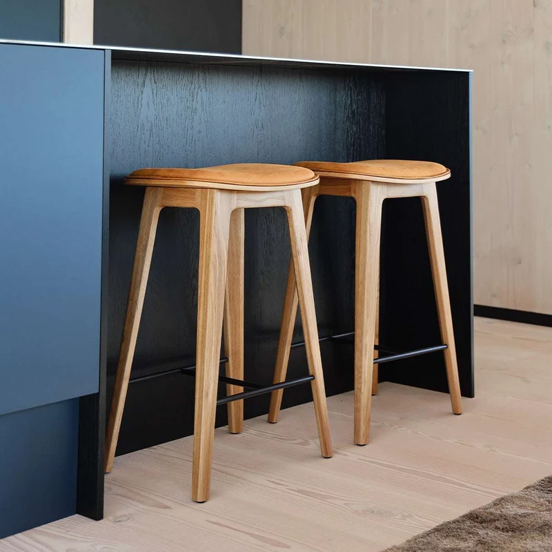 Nordic Bar Stool - Oak with stitches