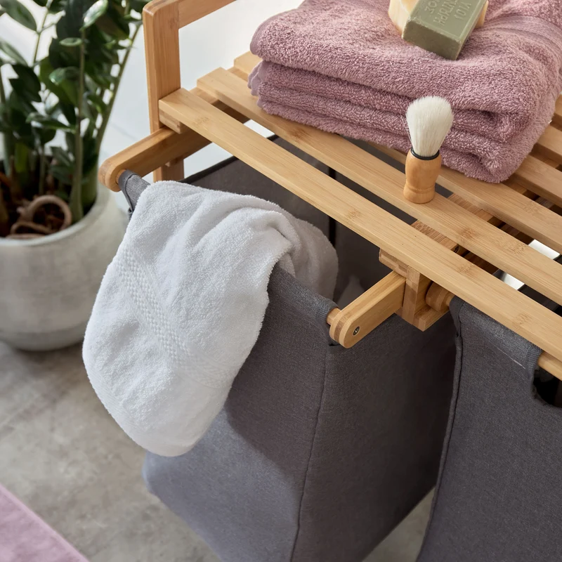 LUMALAND Bambus Wäschekorb mit 2 ausziehbaren Wäschesacken - 73 x 64 x 33 cm - Lila