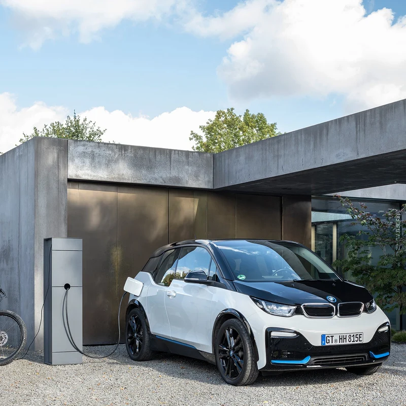ChargeBox – Design Wallbox Säule aus HPL | wetterfest & modern
