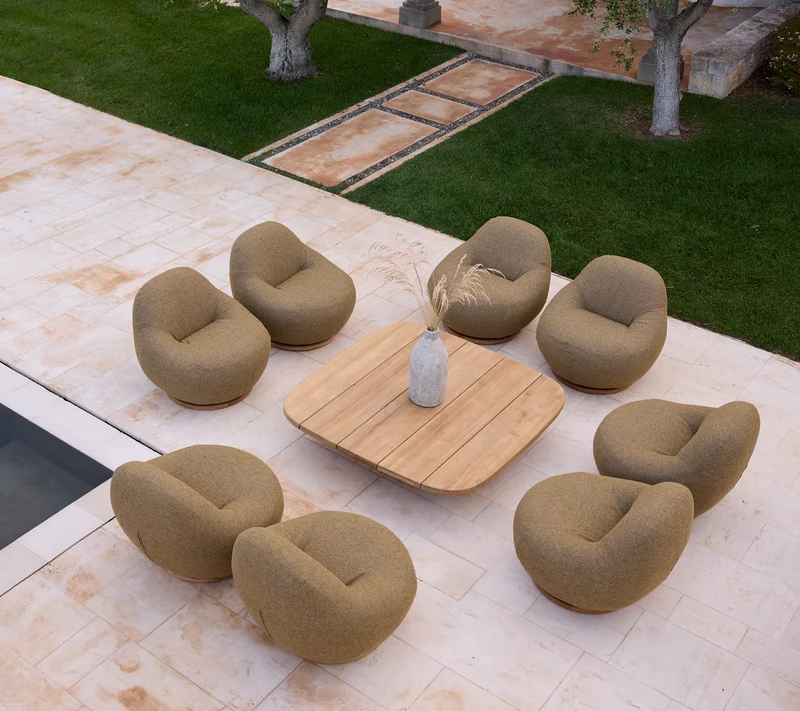Mellow coffee table, low 144 x 144 cm - teak