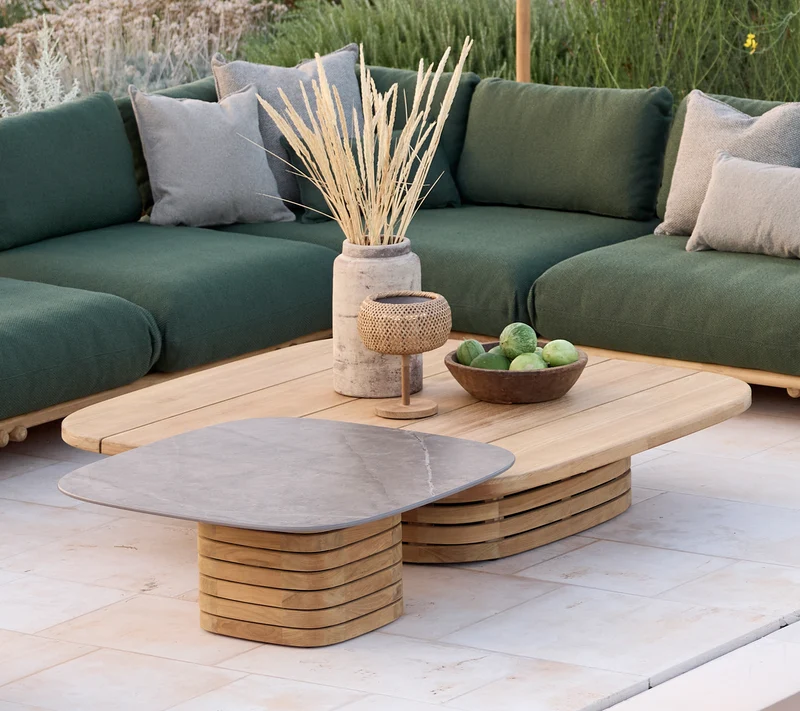 Mellow coffee table, low 144 x 144 cm - teak