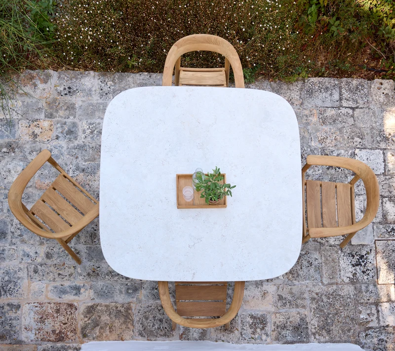 Mellow dining table, square