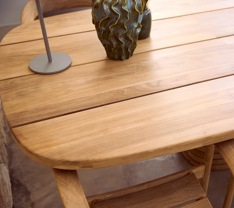 Mellow dining table, square