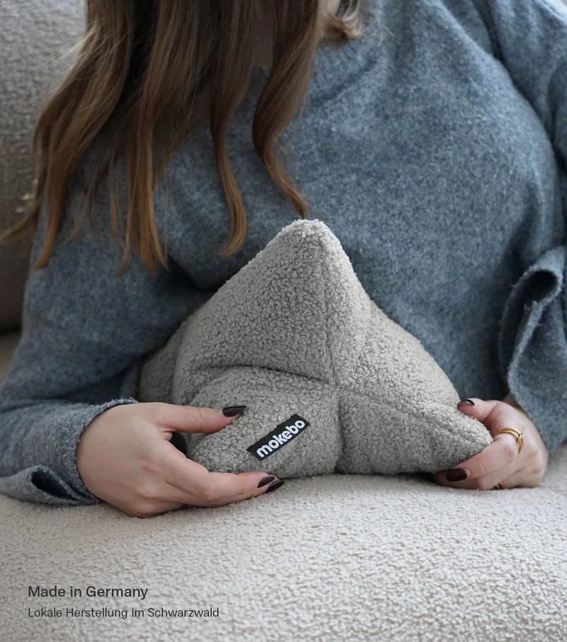 Nackenkissen in Bouclé & Cord ‘Der Leseknochen'