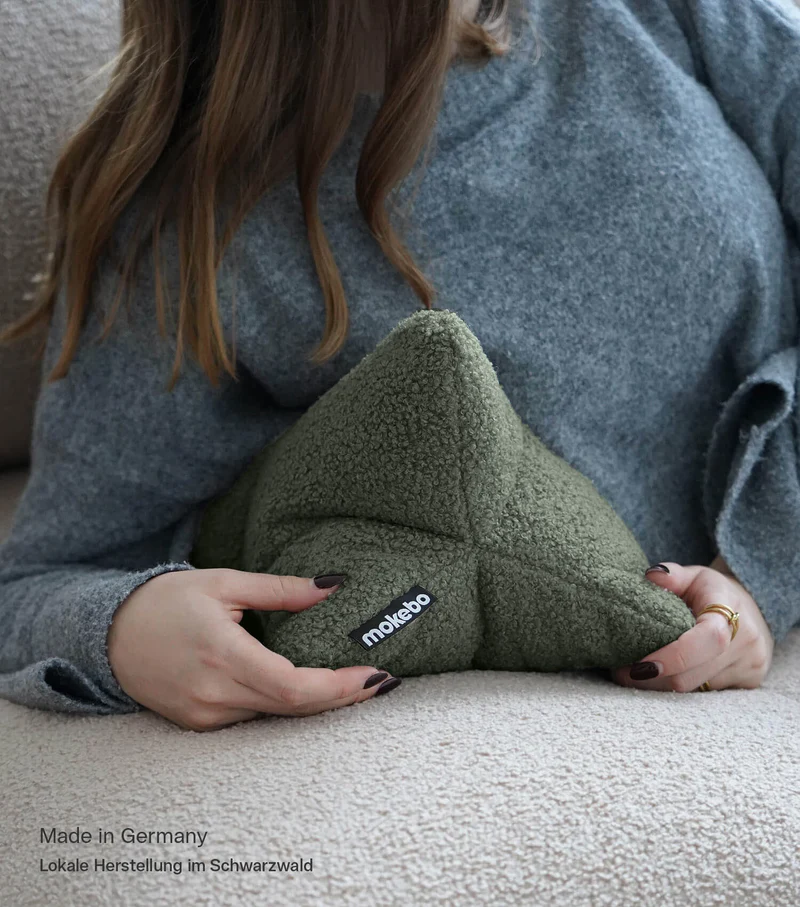 Nackenkissen in Bouclé & Cord ‘Der Leseknochen'
