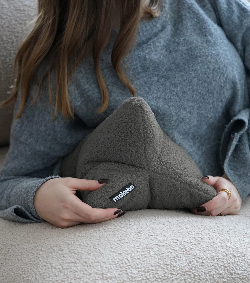 Nackenkissen in Bouclé & Cord ‘Der Leseknochen'