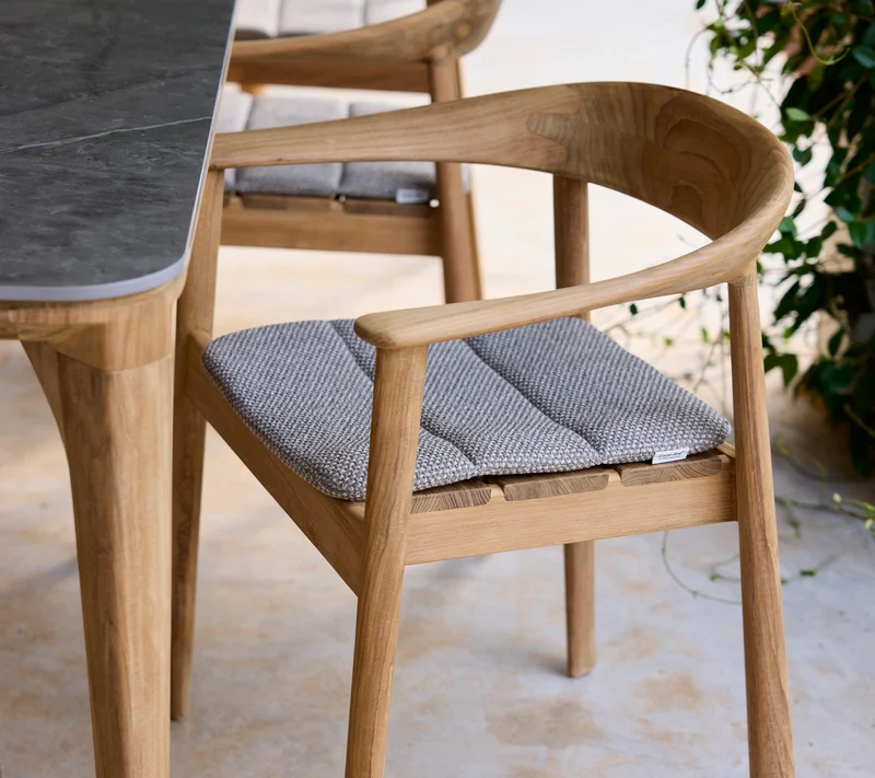 Majestic armchair, cushion