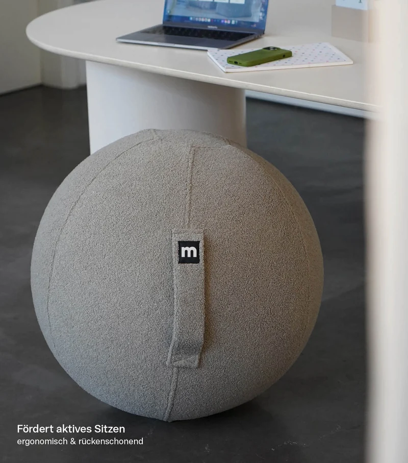 Sitzball mit Teddy Bouclé Stoffbezug 'Der Runde'