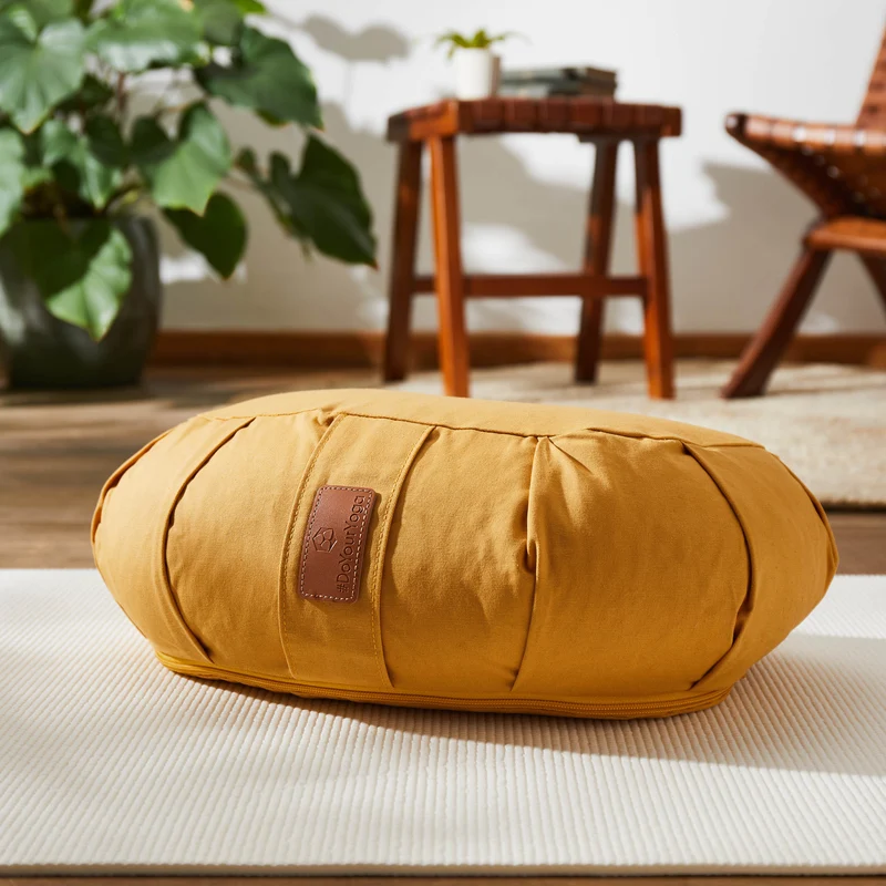 #DoYourYoga Yoga-Kissen Ganesh - gefüllt mit Bio-Dinkelspelz - Halbmond 45 x 30 x 14 cm - Indischgelb