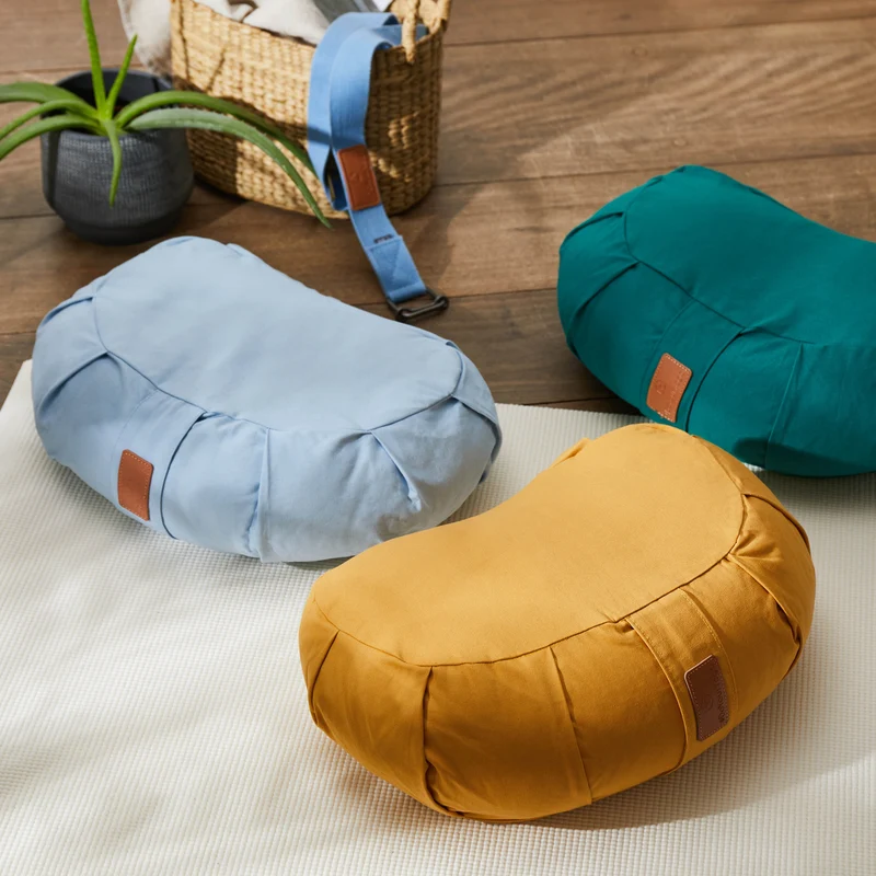 #DoYourYoga Yoga-Kissen Ganesh - gefüllt mit Bio-Dinkelspelz - Halbmond 45 x 30 x 14 cm - Indischgelb