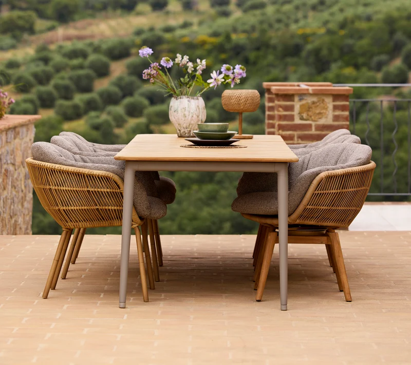 Stay chair, stackable