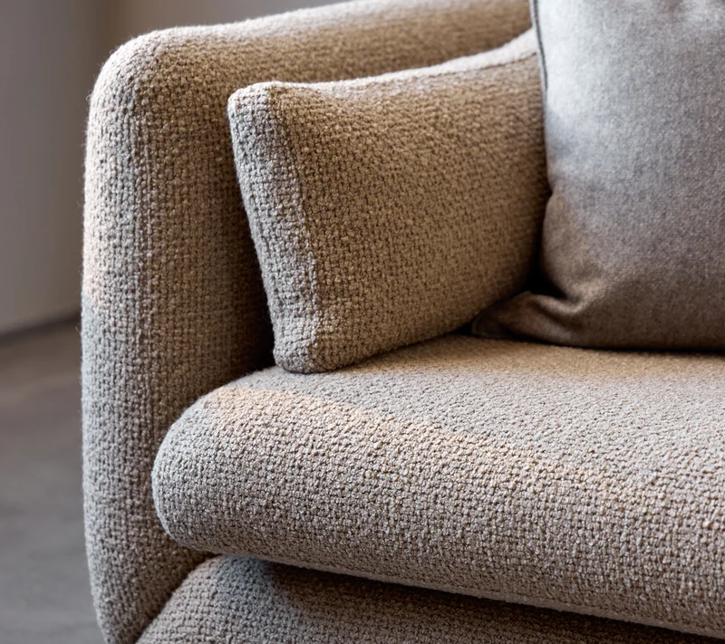 Bloom 2-seater sofa w/teak legs
