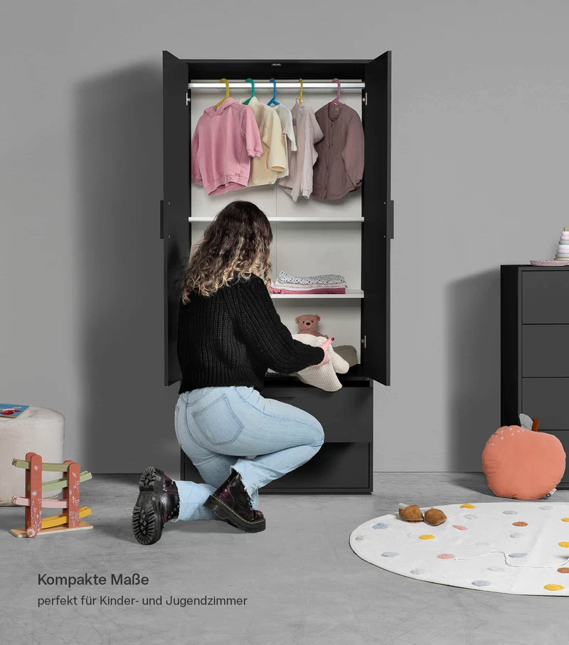 Kleiderschrank 'Der Kleiderheld'