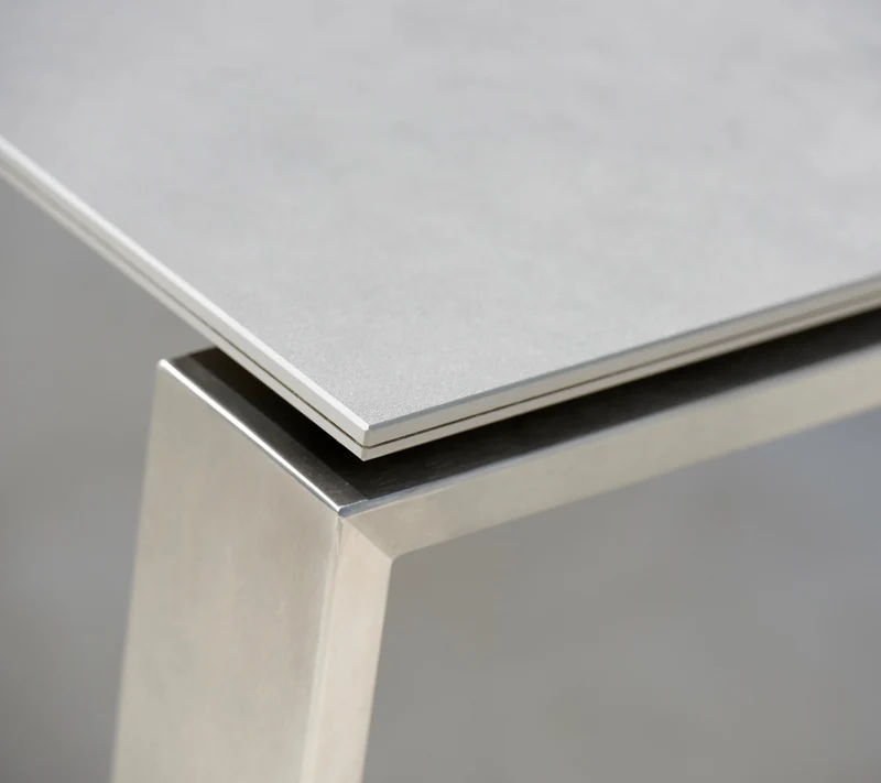 Edge dining table w/120 cm extensions