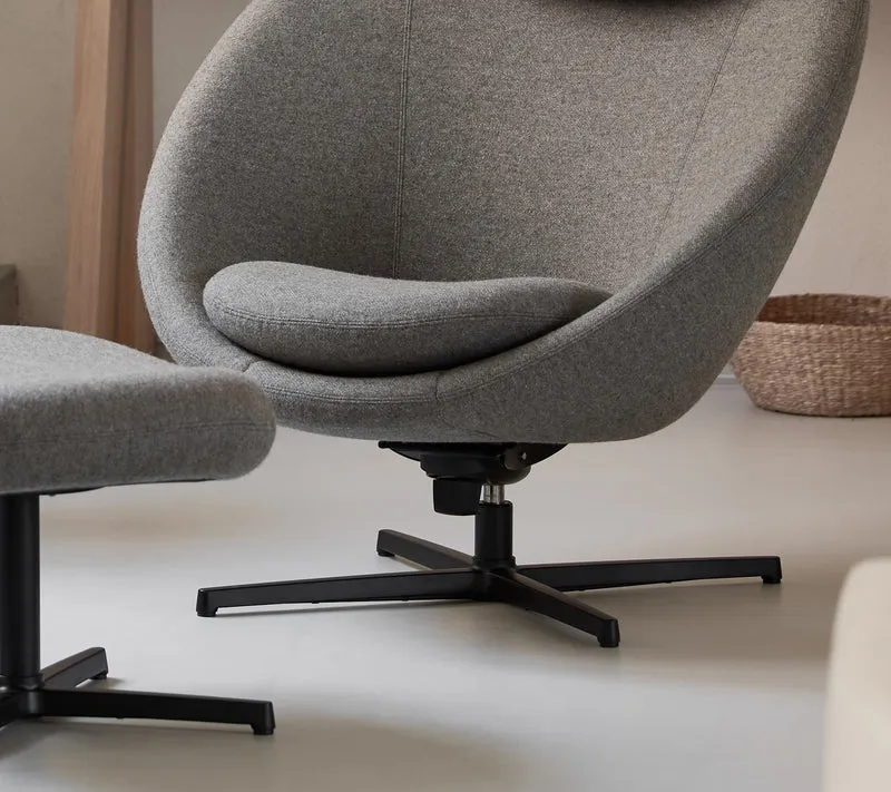 Pace lounge chair
