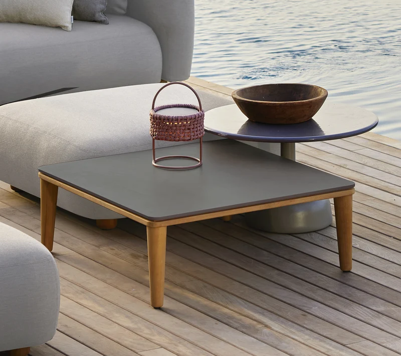 Capture coffee table, 85x85 cm