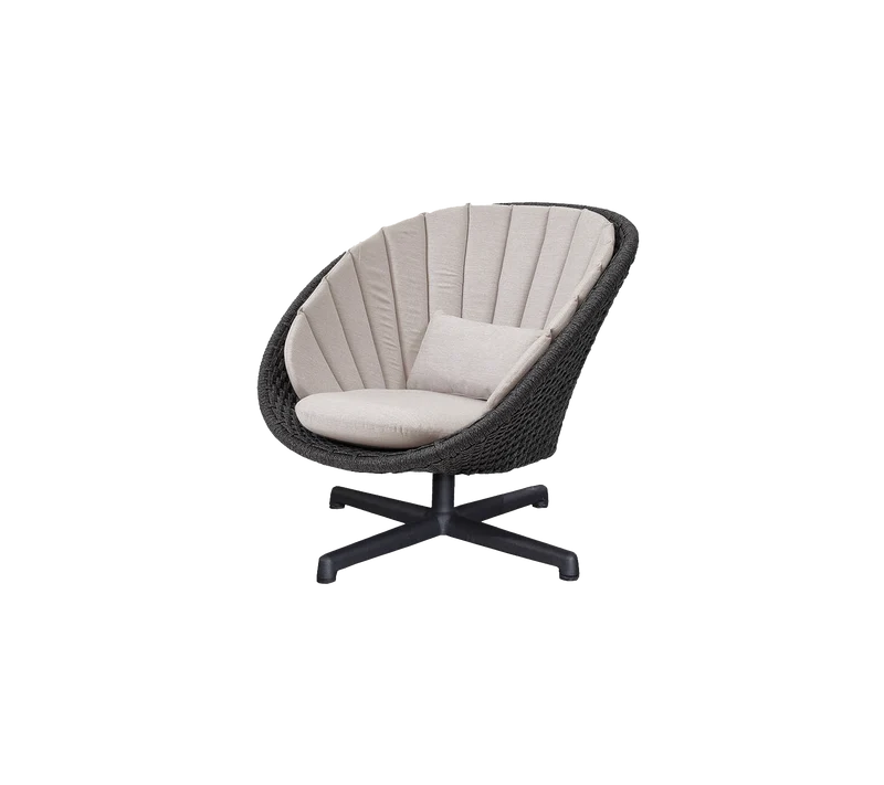 Peacock lounge chair w/swivel aluminium base