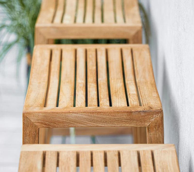 Flip bar chair