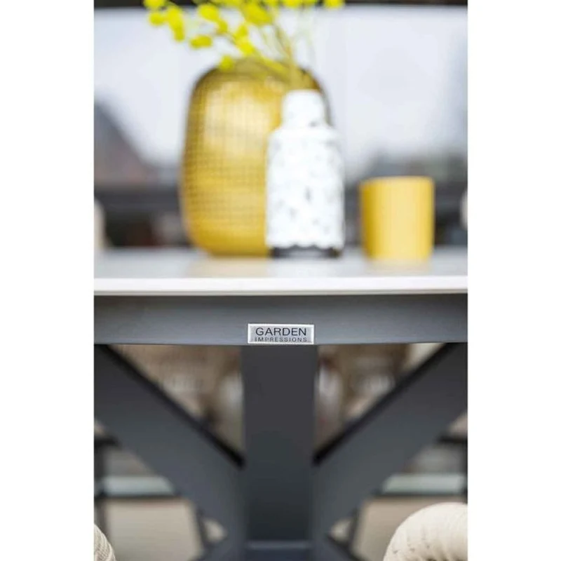 Toulon tuinset 6-delig carbon black met Lowland tuintafel rond 150 cm napoli sand