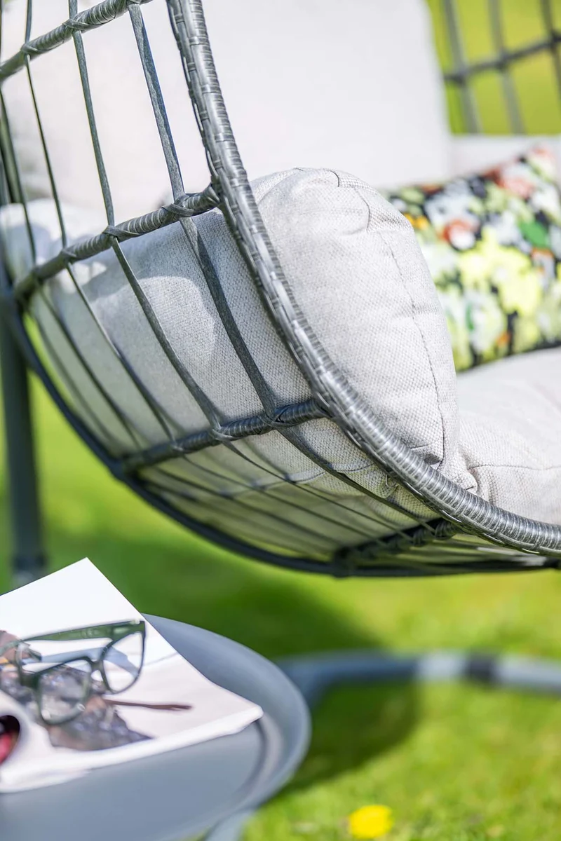 Garden Impressions Fargo wicker hangstoel met standaard grijs
