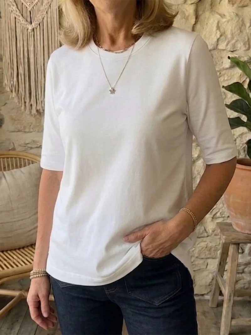 Gemütliches minimalistisches Baumwoll-T-Shirt mit halben Ärmeln