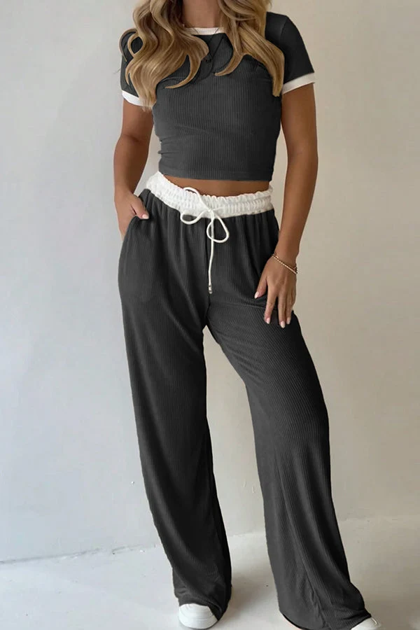 Legeres zweiteiliges Set mit Rundhalsausschnitt und Hose mit elastischem Bund