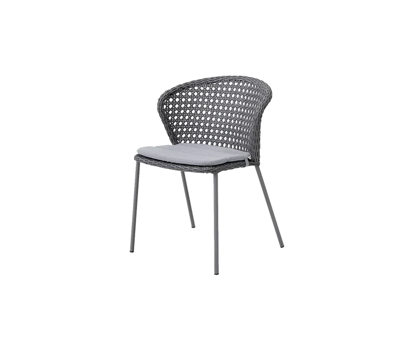 Lean chair