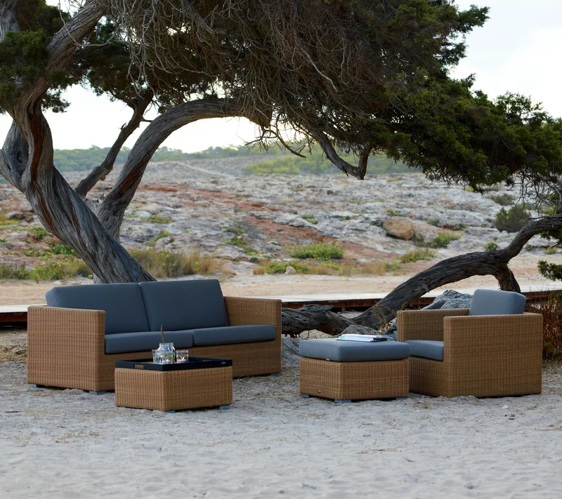 Chester footstool/coffee table