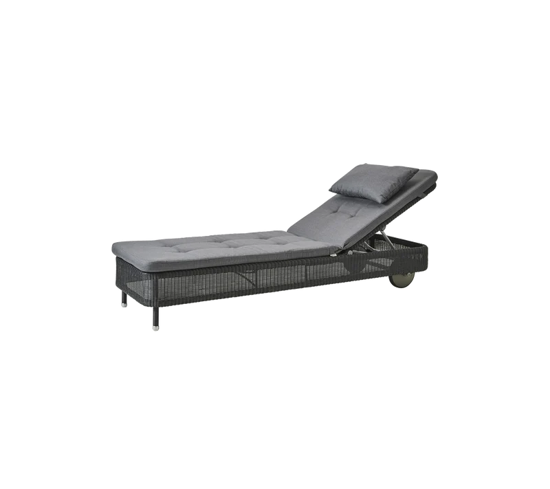 Presley sunbed