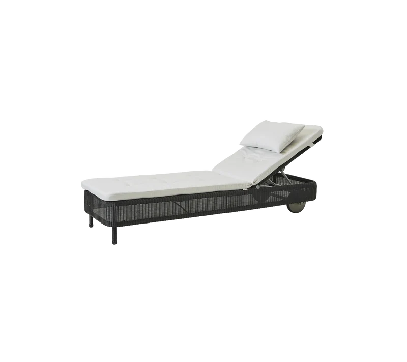 Presley sunbed