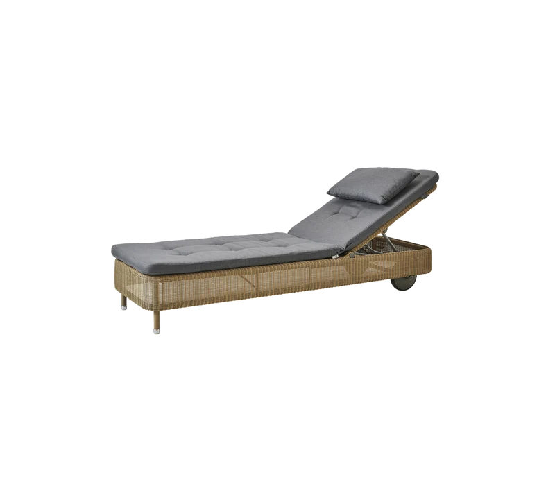 Presley sunbed
