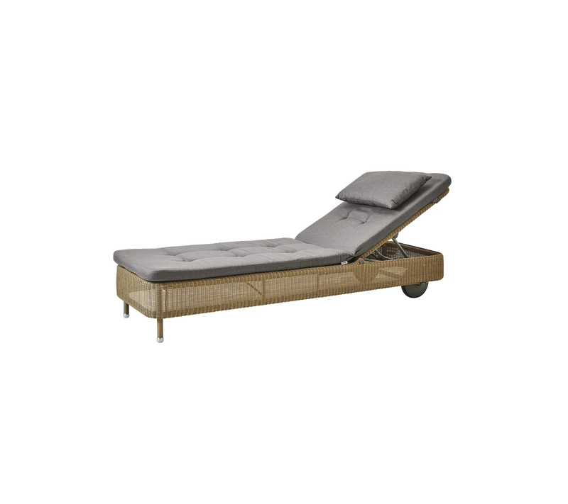 Presley sunbed