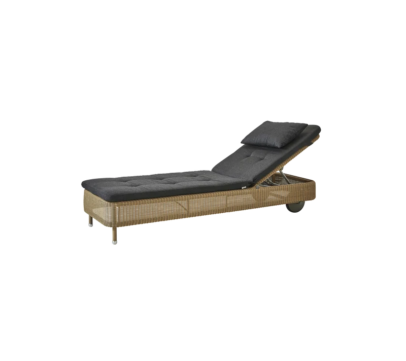 Presley sunbed