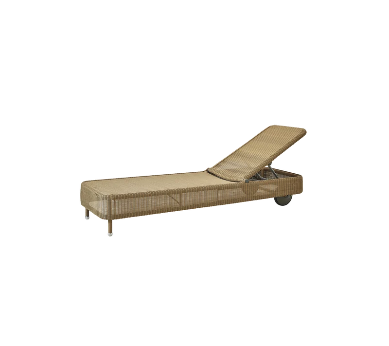 Presley sunbed
