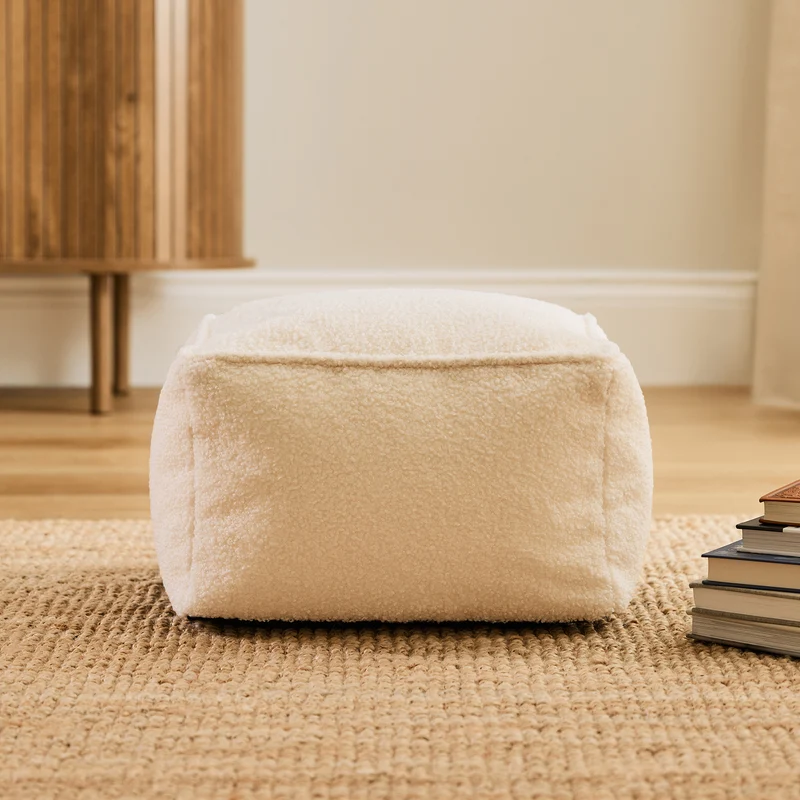 Amara Bouclé Quadratischer Fußhocker – Elfenbein