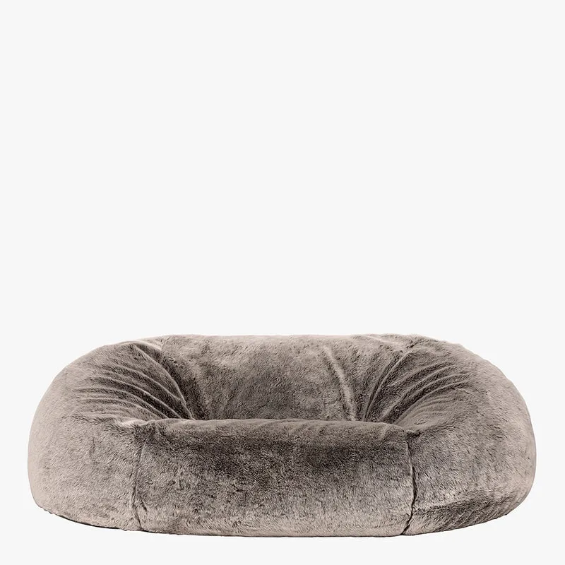 Kenai Cloud Zweisitzer-Sitzsack aus Kunstfell – Arctic Wolf