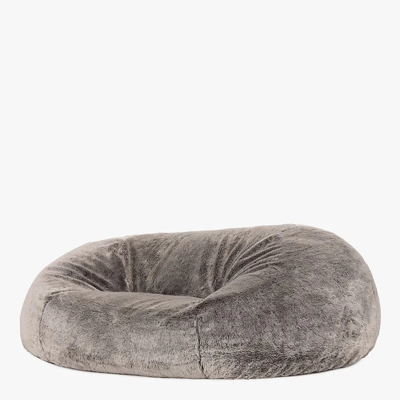 Kenai Cloud Zweisitzer-Sitzsack aus Kunstfell – Arctic Wolf