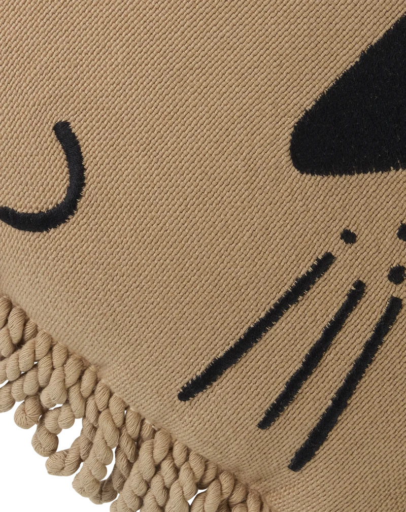 Embroidered cushion Lion Landscape