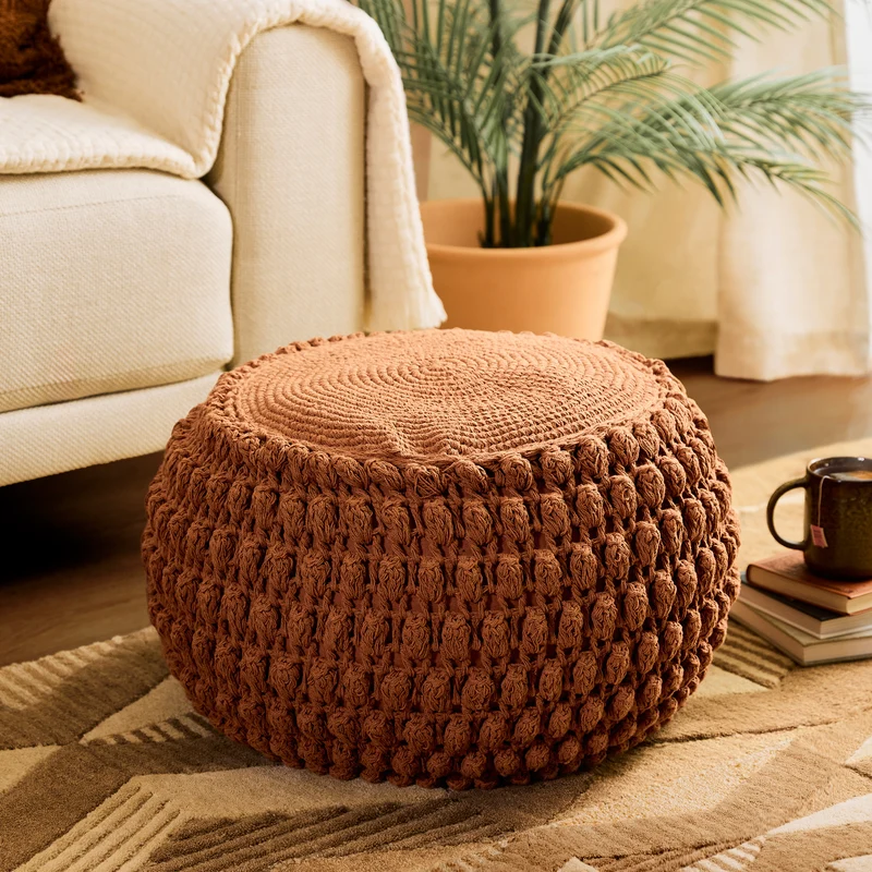 Riva Bobble Häkel-Sitzhocker – Terrakotta