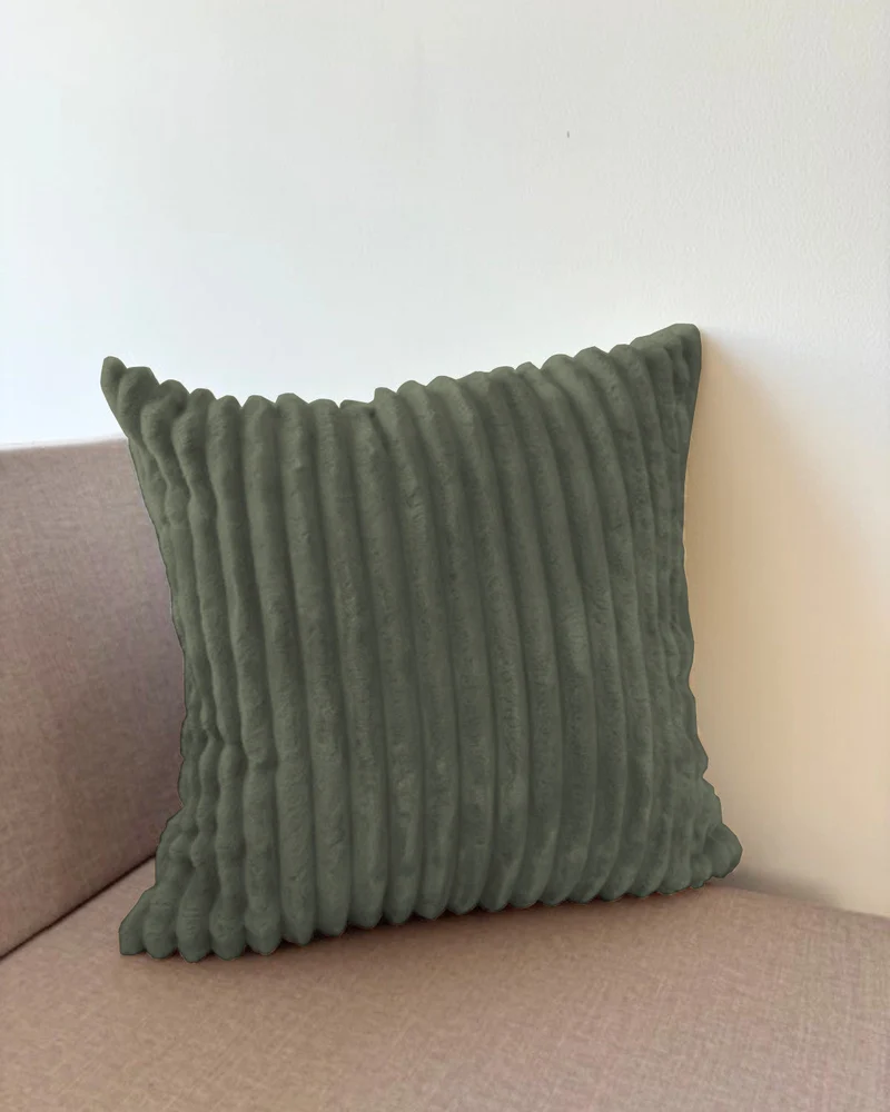 Dekorative Kissen aus breitem Cord