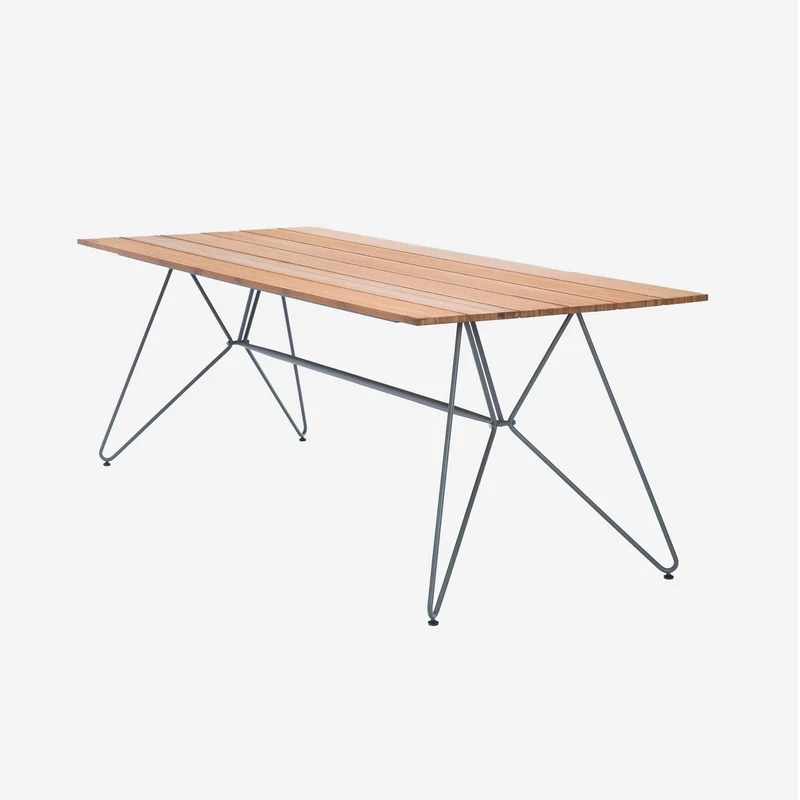 Sketch Gartentisch