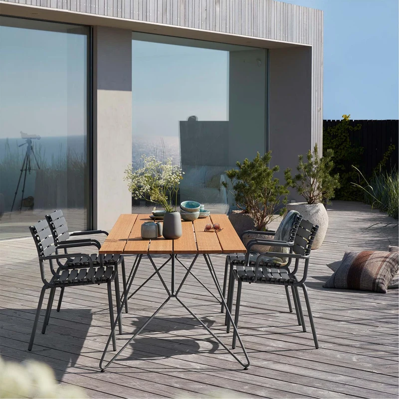 Sketch Gartentisch