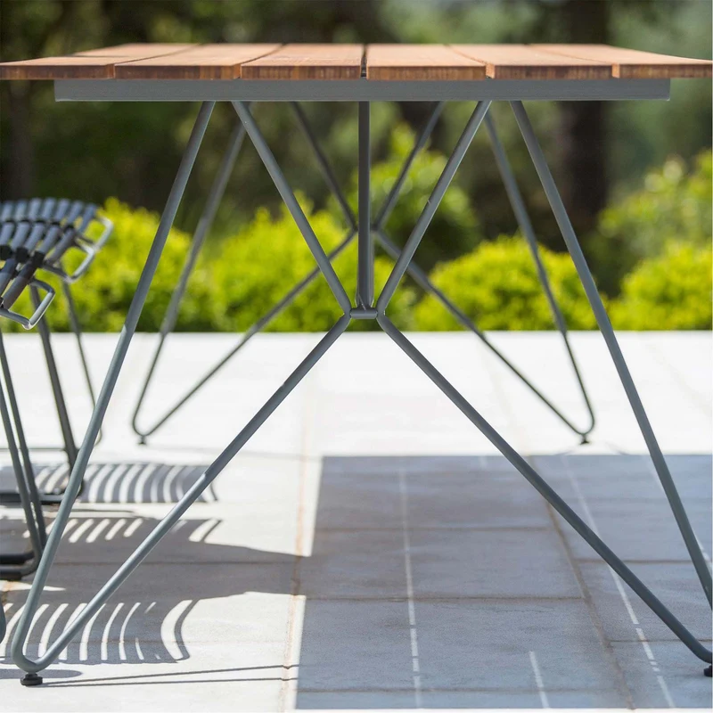 Sketch Gartentisch