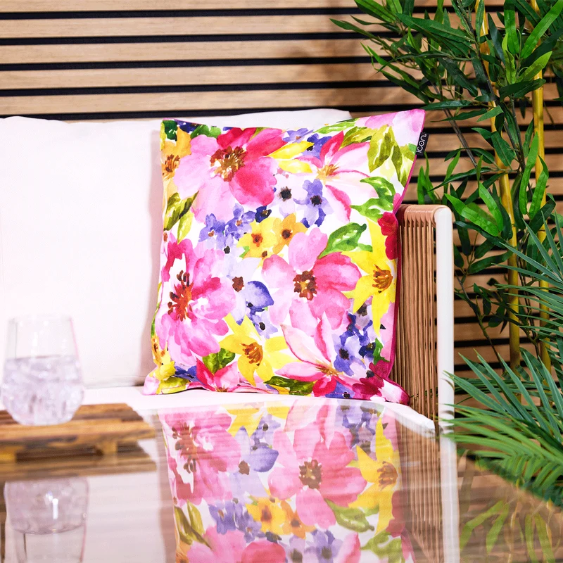 Outdoor-Kissen mit Blumen-Aquarell-Druck