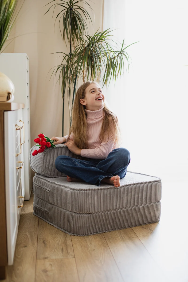 Zweiteilige Klappmatratze mit Kopfstütze – Komfort, Stil und Vielseitigkeit in Ihrem Zuhause!