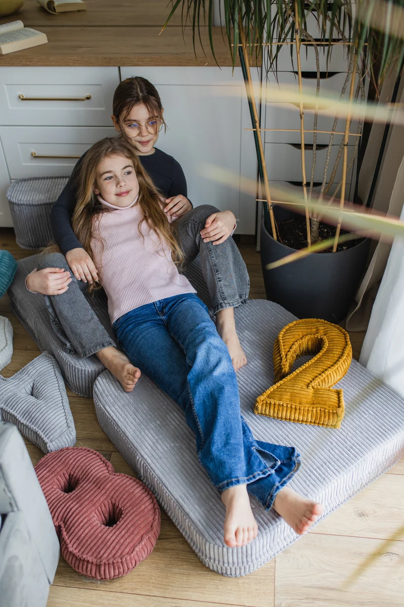Zweiteilige Klappmatratze mit Kopfstütze – Komfort, Stil und Vielseitigkeit in Ihrem Zuhause!