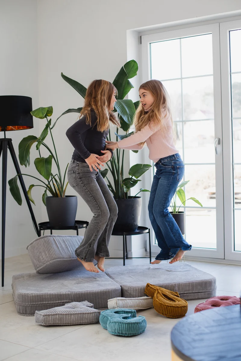 Zweiteilige Klappmatratze mit Kopfstütze – Komfort, Stil und Vielseitigkeit in Ihrem Zuhause!