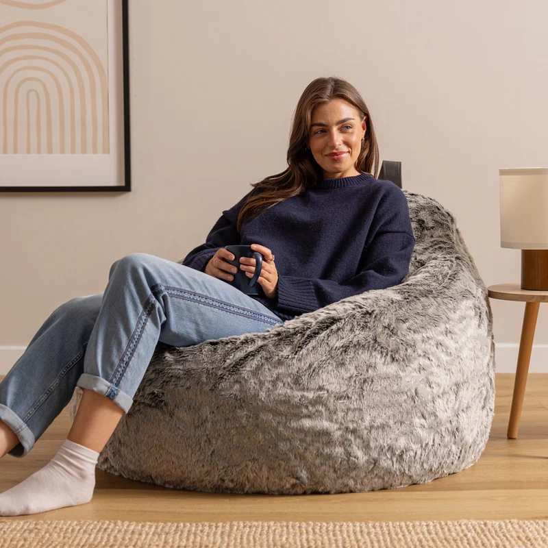 Arctic Wolf Kunstfell-Lounger, Grau